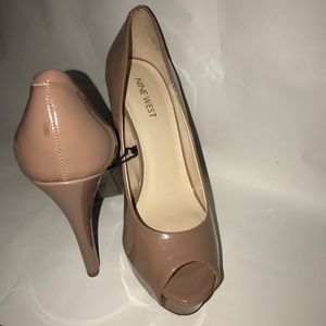 Peep Toe Pump